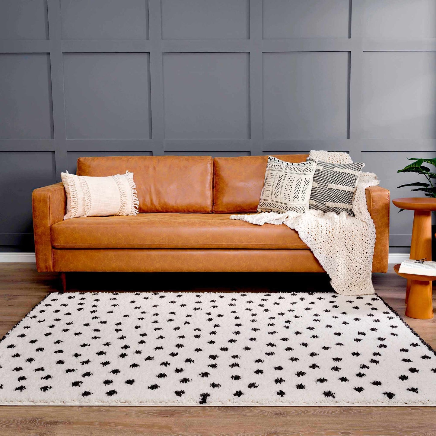 Chaia Dotted Black & White Plush Rug